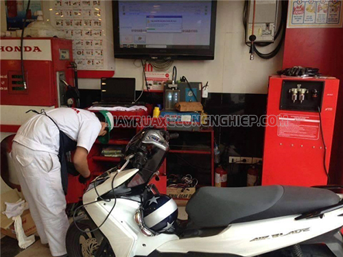Sửa chữa xe máy bị rung lắc đầu