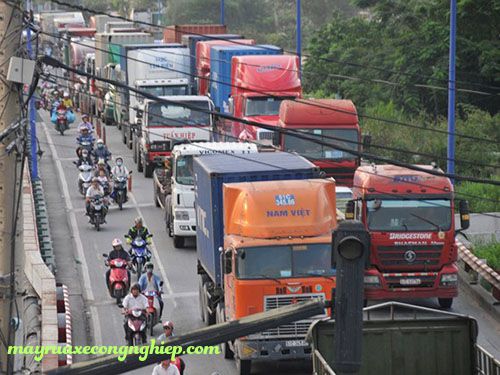 Chạy quá tốc độ 20km/h bị phạt bao nhiêu