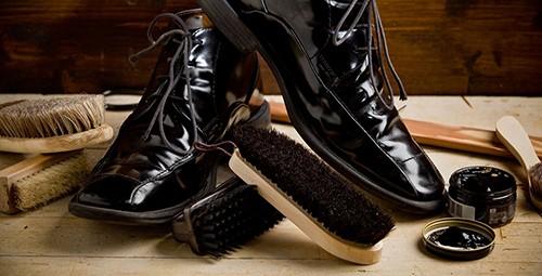 Cách chọn bàn chải đánh giày phù hợp với đôi giày của bạn