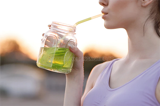 Nên dùng nước detox giảm cân phù hợp với thể trạng và sức khỏe