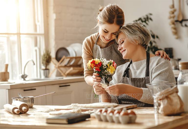 Mẹ chồng không nên quá khắt khe với nàng dâu của mình