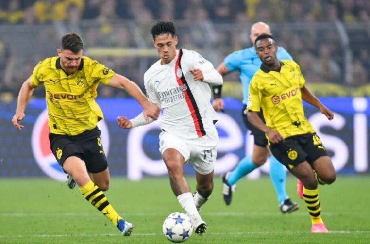 Dortmund chia điểm với AC Milan trên sân nhà