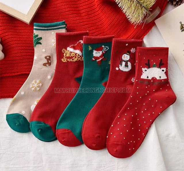 Các đôi tất nhiều màu sắc rất phù hợp để làm quà tặng Giáng sinh